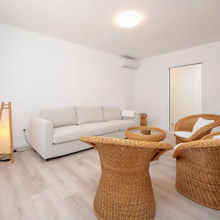 Beachfront Apartments Nincevic Apartment Trogir