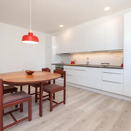 Apartment Beachfront Apartments Nincevic