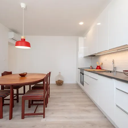Apartment Beachfront Apartments Nincevic