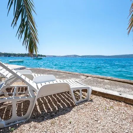 Beachfront Apartments Nincevic Apartment Trogir