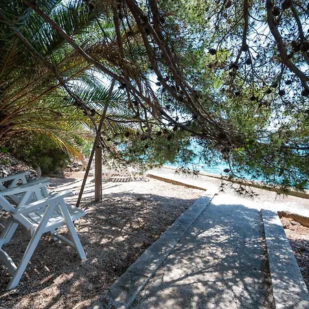 Apartment Beachfront Apartments Nincevic Trogir